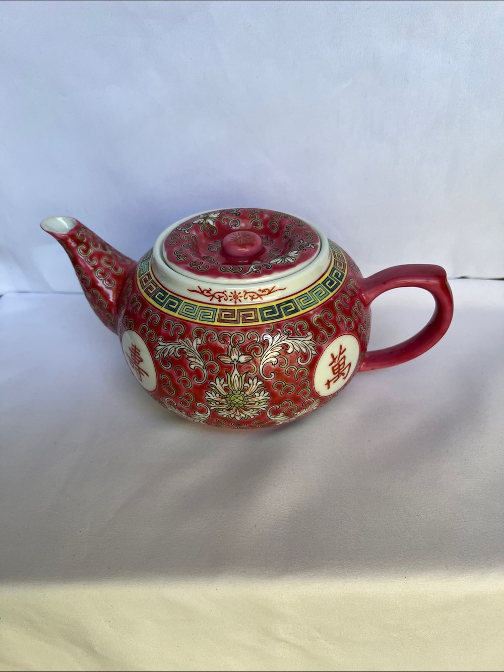 Vintage Wan Shou Jiang Porcelain tea Pot